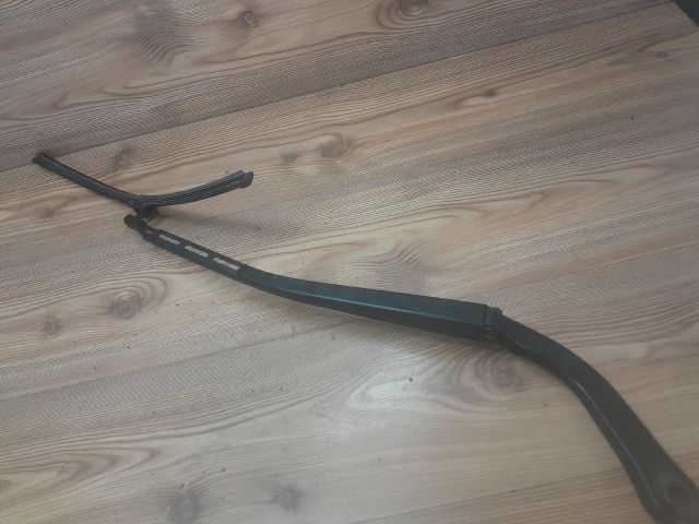 bontott BMW 3 E90 Jobb első Ablaktörlő Kar