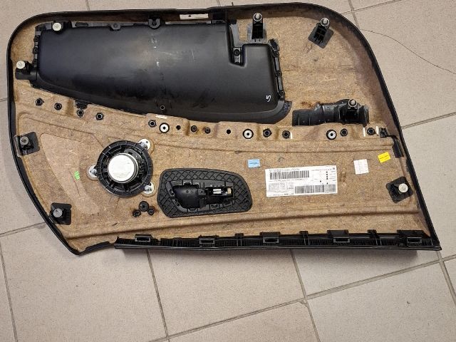 bontott BMW 3 E90 Jobb első Ajtó Kárpit