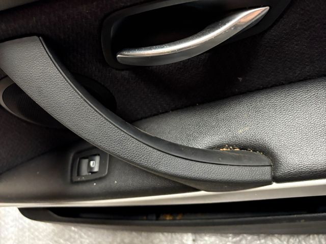 bontott BMW 3 E90 Jobb első Ajtó Kárpit