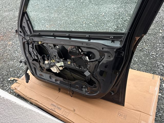 bontott BMW 3 E90 Jobb első Ajtó (Részeivel)