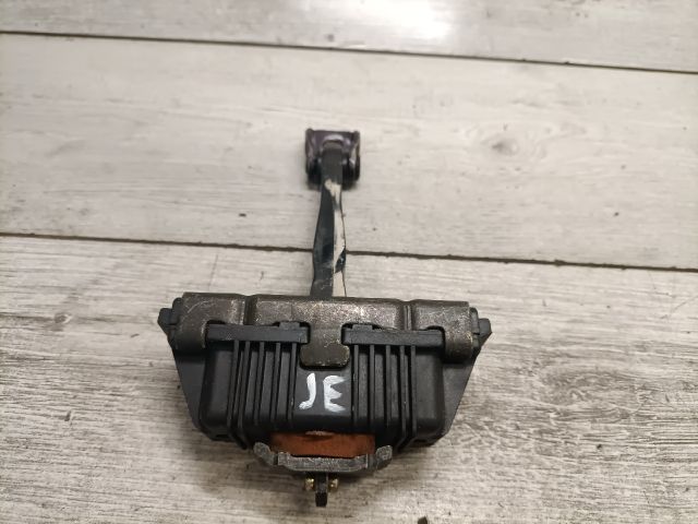 bontott BMW 3 E90 Jobb első Ajtóhatároló