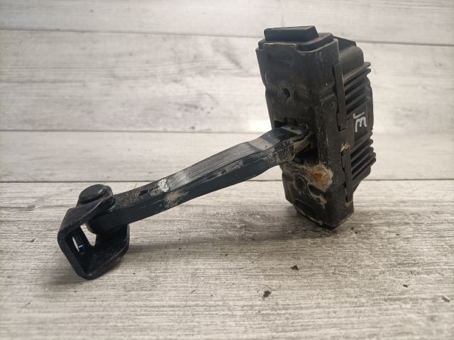 bontott BMW 3 E90 Jobb első Ajtóhatároló