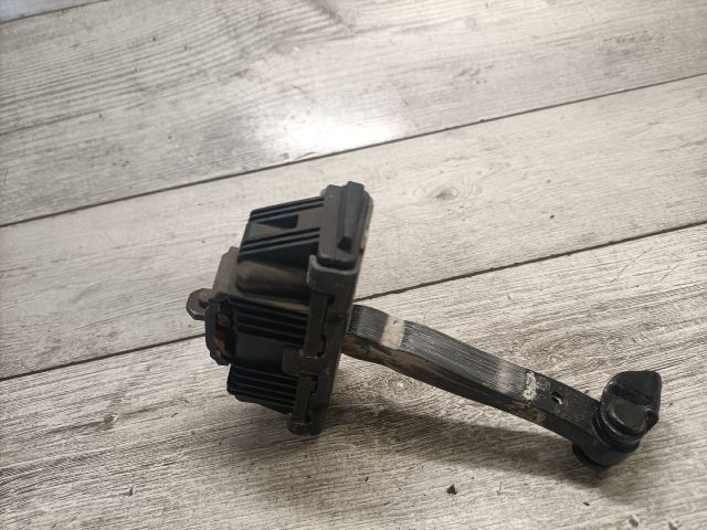 bontott BMW 3 E90 Jobb első Ajtóhatároló