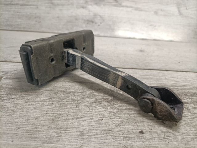 bontott BMW 3 E90 Jobb első Ajtóhatároló