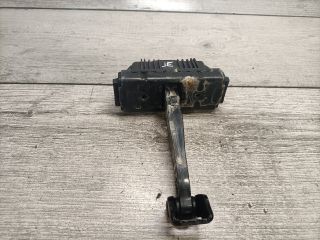 bontott BMW 3 E90 Jobb első Ajtóhatároló