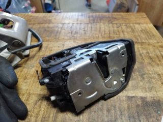 bontott BMW 3 E90 Jobb első Ajtózár