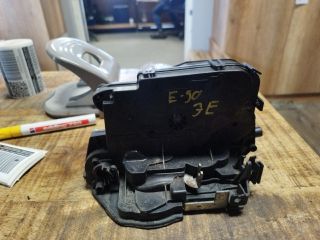 bontott BMW 3 E90 Jobb első Ajtózár