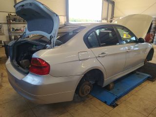 bontott BMW 3 E90 Jobb első Ajtózár