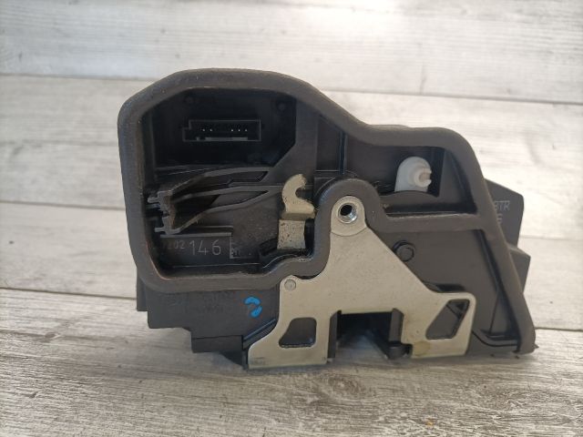 bontott BMW 3 E90 Jobb első Ajtózár