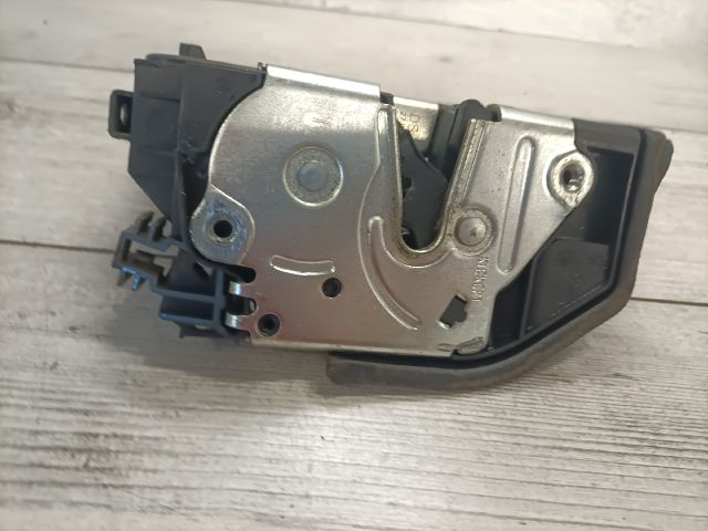 bontott BMW 3 E90 Jobb első Ajtózár