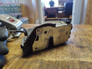 bontott BMW 3 E90 Jobb első Ajtózár