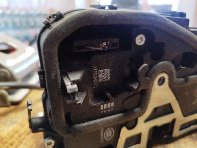 bontott BMW 3 E90 Jobb első Ajtózár