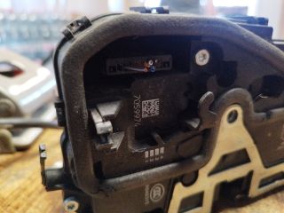 bontott BMW 3 E90 Jobb első Ajtózár