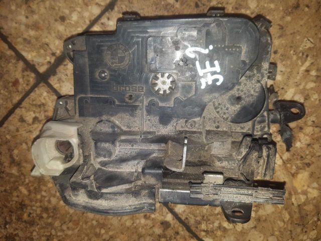 bontott BMW 3 E90 Jobb első Ajtózár