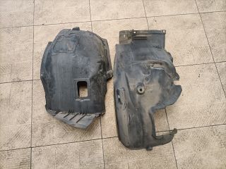 bontott BMW 3 E90 Jobb első Dobbetét (Kerékjárati, Műanyag)