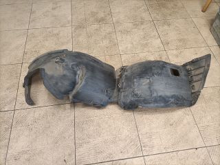 bontott BMW 3 E90 Jobb első Dobbetét (Kerékjárati, Műanyag)