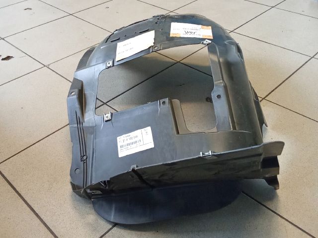 bontott BMW 3 E90 Jobb első Dobbetét (Kerékjárati, Műanyag)