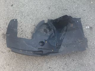 bontott BMW 3 E90 Jobb első Hátsó Dobbetét (Kerékjárati, Műanyag)