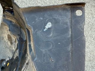 bontott BMW 3 E90 Jobb első Hátsó Dobbetét (Kerékjárati, Műanyag)