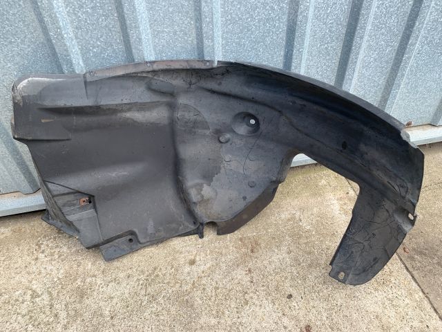 bontott BMW 3 E90 Jobb első Hátsó Dobbetét (Kerékjárati, Műanyag)