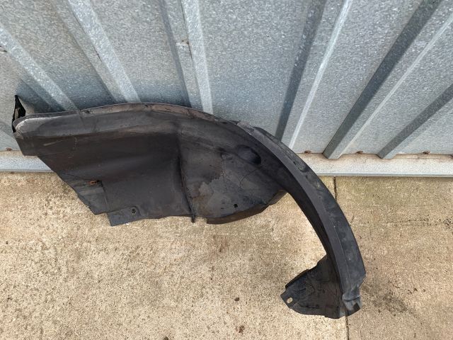 bontott BMW 3 E90 Jobb első Hátsó Dobbetét (Kerékjárati, Műanyag)