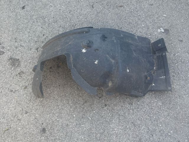 bontott BMW 3 E90 Jobb első Hátsó Dobbetét (Kerékjárati, Műanyag)