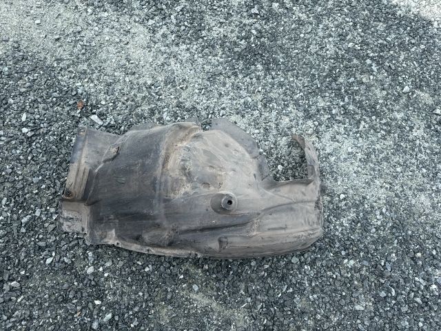 bontott BMW 3 E90 Jobb első Hátsó Dobbetét (Kerékjárati, Műanyag)