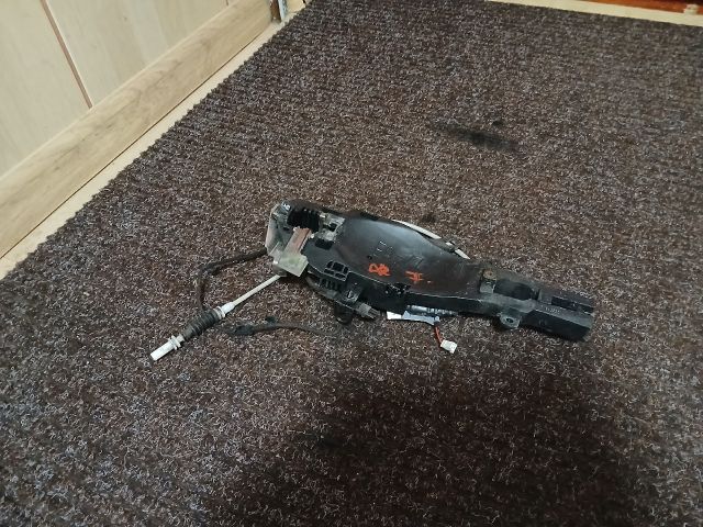 bontott BMW 3 E90 Jobb első Külső Kilincsfészek