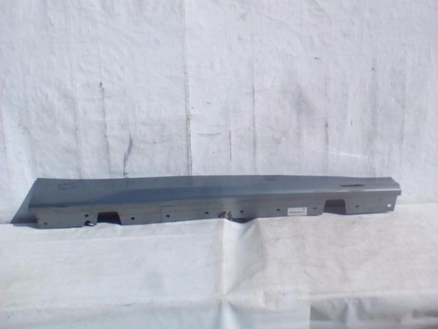 bontott BMW 3 E90 Jobb első Küszöb Díszléc