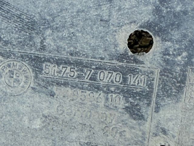 bontott BMW 3 E90 Jobb Fenéklemez