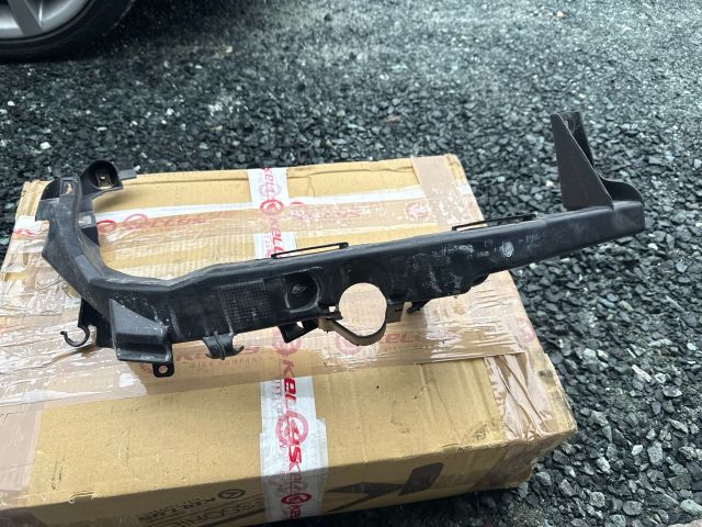 bontott BMW 3 E90 Jobb Fényszóró Lámpakeret