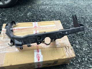 bontott BMW 3 E90 Jobb Fényszóró Lámpakeret