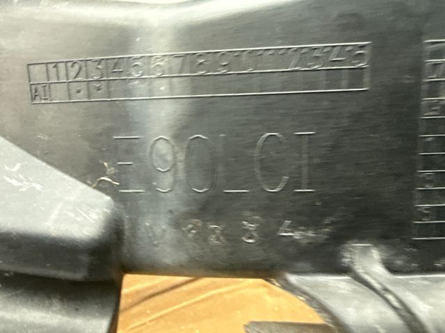 bontott BMW 3 E90 Jobb Fényszóró Lámpakeret