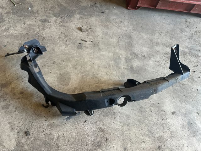 bontott BMW 3 E90 Jobb Fényszóró Lámpakeret