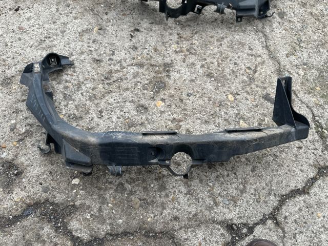 bontott BMW 3 E90 Jobb Fényszóró Lámpakeret