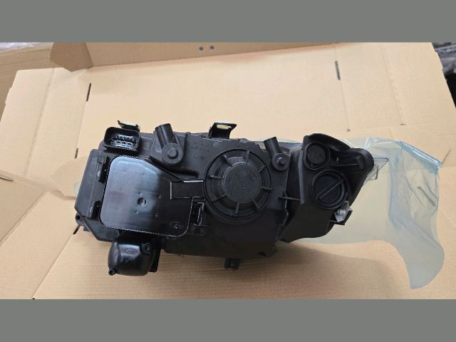 bontott BMW 3 E90 Jobb Fényszóró