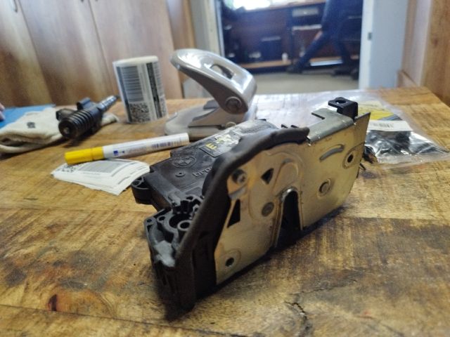 bontott BMW 3 E90 Jobb hátsó Ajtózár