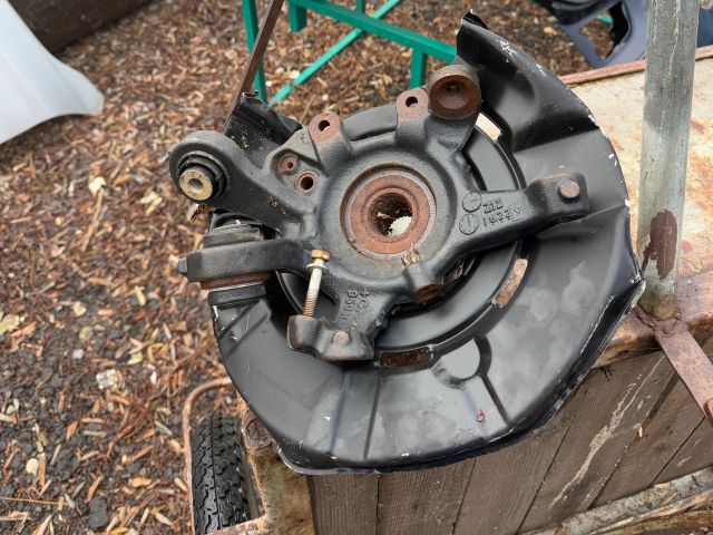 bontott BMW 3 E90 Jobb hátsó Csonkállvány Kerékaggyal