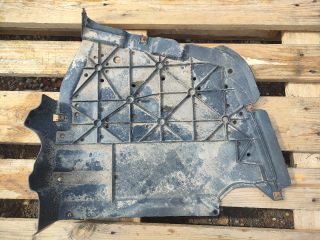 bontott BMW 3 E90 Jobb hátsó Fenéklemez