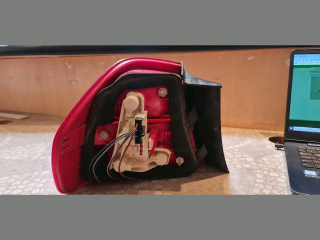 bontott BMW 3 E90 Jobb Hátsó Lámpa