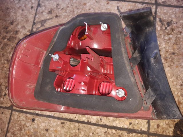 bontott BMW 3 E90 Jobb hátsó Lámpabúra