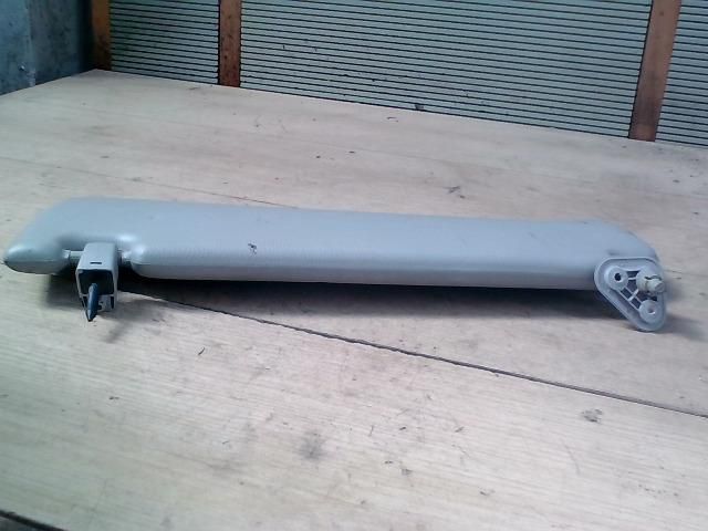 bontott BMW 3 E90 Jobb Napellenző