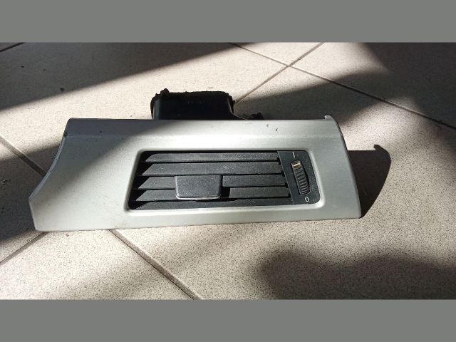 bontott BMW 3 E90 Jobb Szellőző