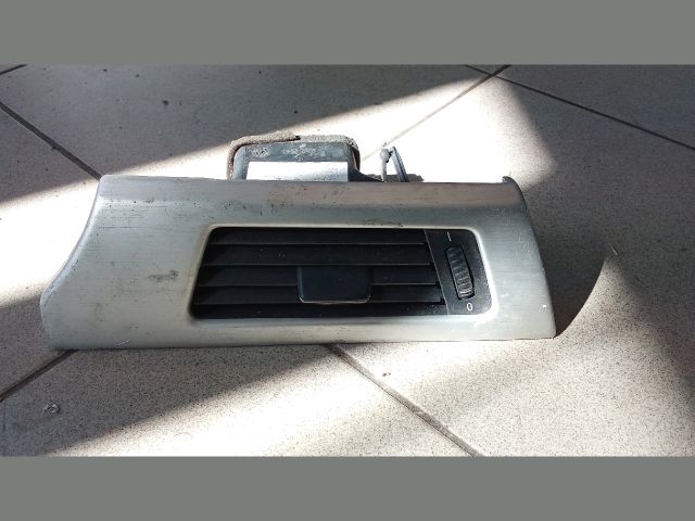 bontott BMW 3 E90 Jobb Szellőző