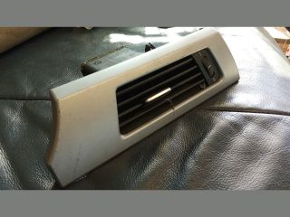 bontott BMW 3 E90 Jobb Szellőző