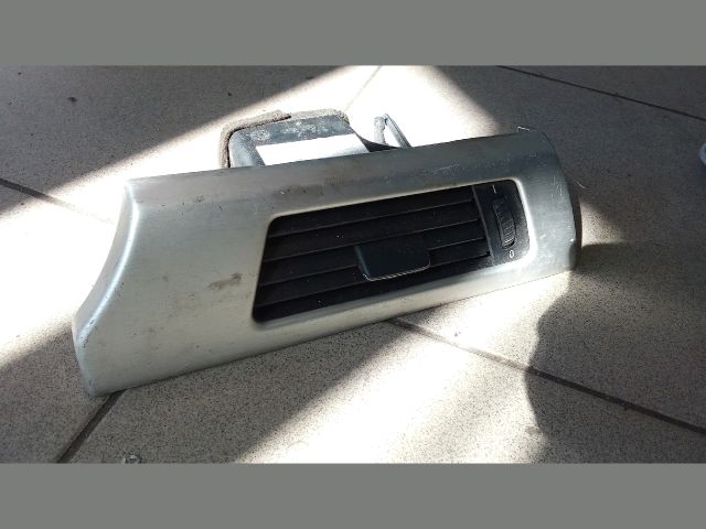 bontott BMW 3 E90 Jobb Szellőző