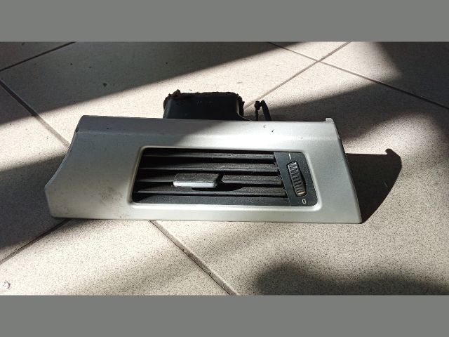 bontott BMW 3 E90 Jobb Szellőző