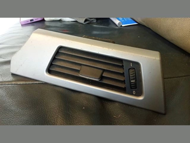 bontott BMW 3 E90 Jobb Szellőző