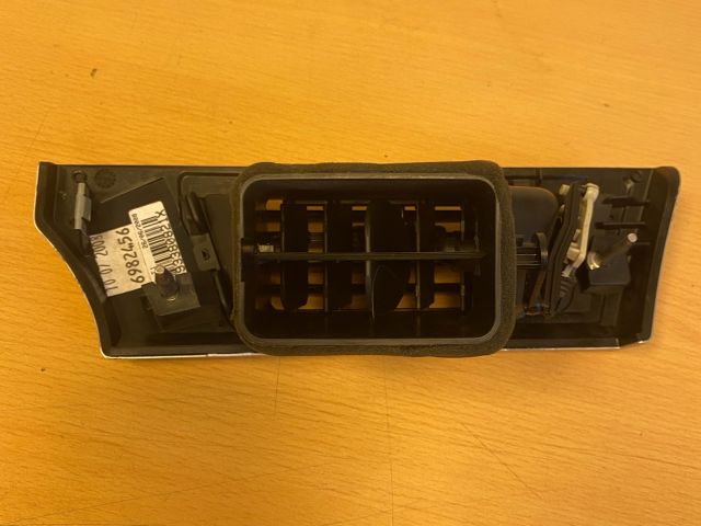 bontott BMW 3 E90 Jobb Szellőző