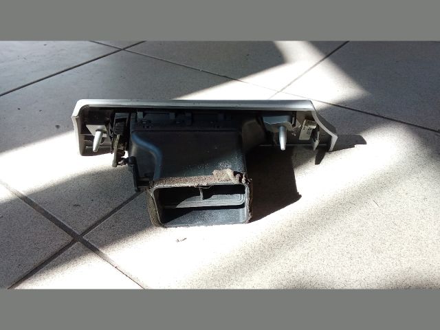 bontott BMW 3 E90 Jobb Szellőző